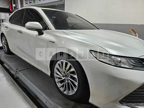 Photo 2 of 16: 2018 Toyota Camry Hybrid, VIN JTNB21HK2J3009955 — Korean insurance auction