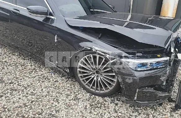 Photo 2 of 15: 2021 BMW 730Ld xDrive, VIN WBA7J4108MCG52452 — Korean insurance auction