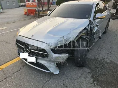 Photo 1 of 13: 2022 Mercedes-Benz E220d 4Matic — Korean insurance auction