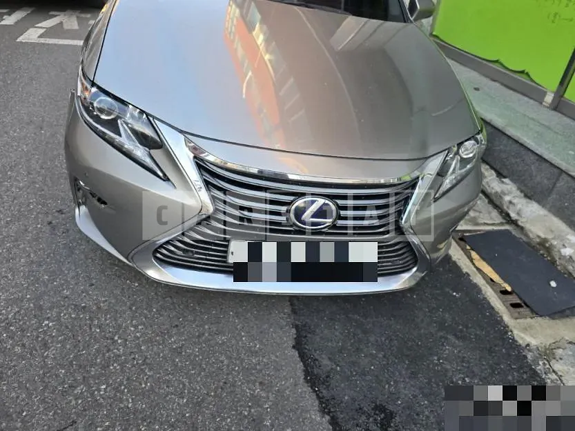 Photo 2 of 28: 2018 Lexus ES300h — Korean insurance auction