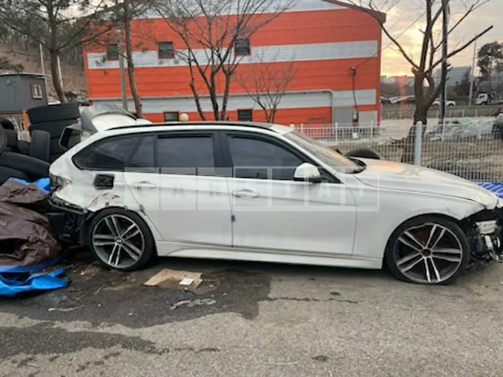 Photo 2 of 12: 2014 BMW 320d Touring — Korean insurance auction