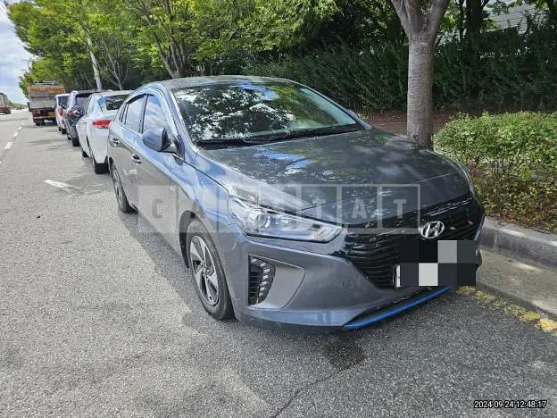 Photo 2 of 16: 2016 Hyundai IONIQ (Hybrid) — Korean insurance auction