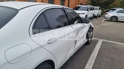 Photo 1 of 23: 2017 Mercedes-Benz E220d 4Matic, VIN WDDZF0FB7HA288710 — Korean insurance auction