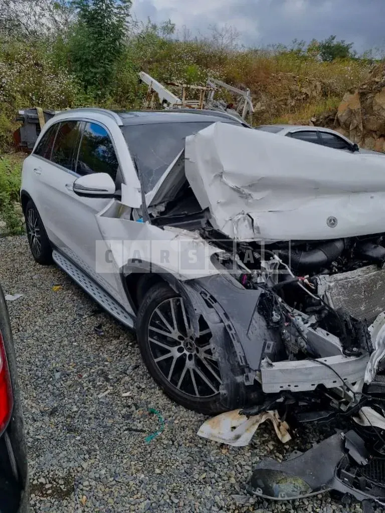 Photo 2 of 9: 2020 Mercedes-Benz GLC300 4Matic, VIN WDC0G8EB2LF745722 — Korean insurance auction