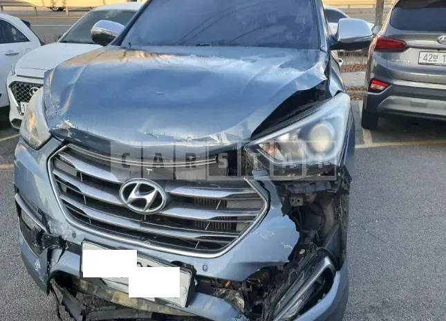 Photo 2 of 50: 2017 Hyundai Santa Fe — Korean insurance auction