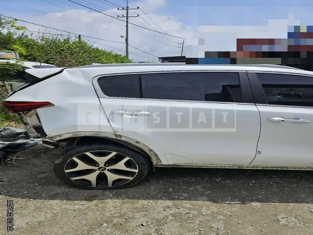Photo 2 of 13: 2018 Kia Sportage 4WD — Korean insurance auction