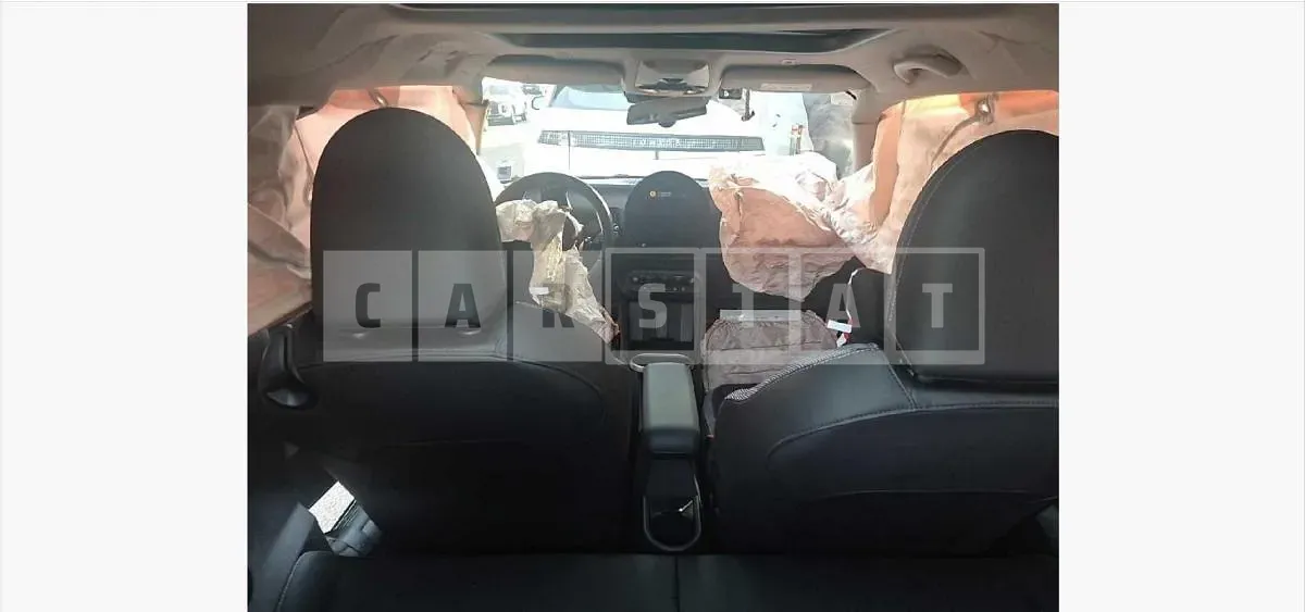 Photo 2 of 22: 2025 MINI Cooper C — Korean insurance auction