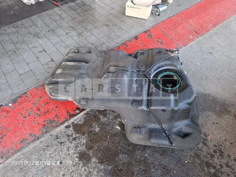 Photo 3 of 3: 2015 Kia Injector Sorento Fuel Tank, Etc., VIN KNAPK81ABFA062150 — Korean insurance auction