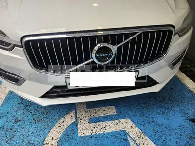 Photo 1 of 16: 2019 Volvo XC60 D5 AWD — Korean insurance auction