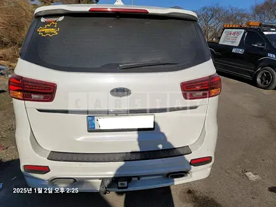 Photo 1 of 39: 2018 Kia Carnival, VIN KNAME81ABKS500908 — Korean insurance auction