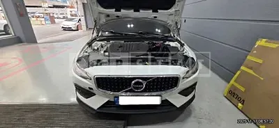 2022 Volvo V60 CCB5 AWD