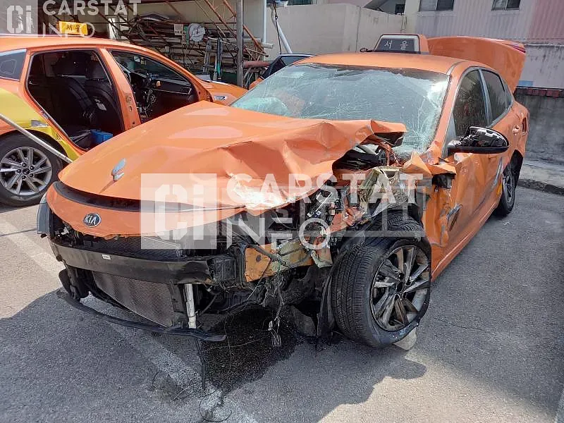 Photo 2 of 13: 2018 Kia K5, VIN KNAGU416BKA256816 — Korean insurance auction