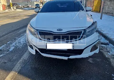 Photo 1 of 8: 2015 Kia K5, VIN KNAGN418BFA562853 — Korean insurance auction