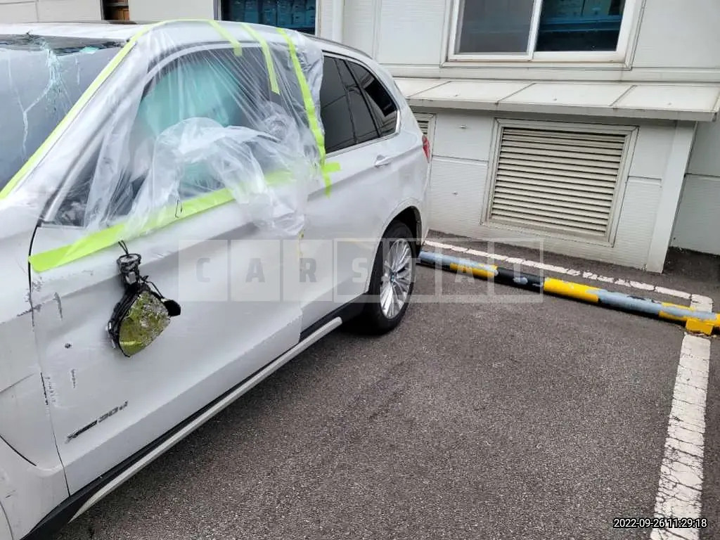 Photo 2 of 29: 2016 BMW X5 xDrive 30d, VIN WBAKS4108G0H74418 — Korean insurance auction