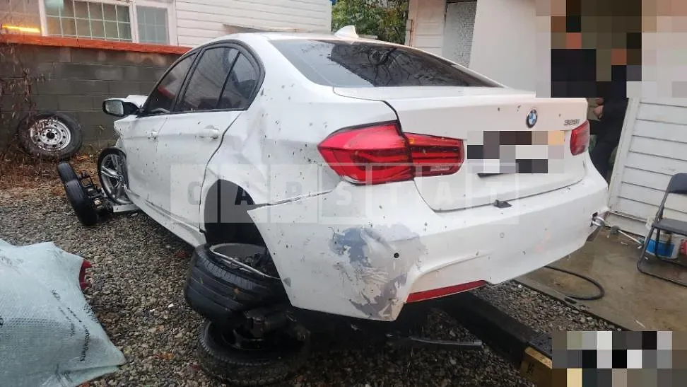 Photo 2 of 9: 2016 BMW 328i — Korean insurance auction