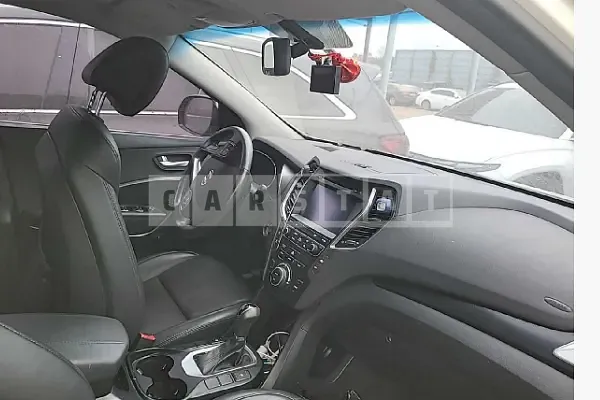 Photo 2 of 6: 2016 Hyundai Santa Fe, VIN KMHSW81UBGU664028 — Korean insurance auction