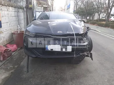 Photo 1 of 17: 2021 Kia K5 — Korean insurance auction
