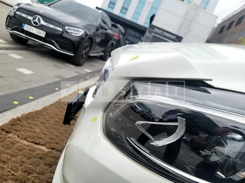 Photo 2 of 23: 2017 Mercedes-Benz B200 d — Korean insurance auction