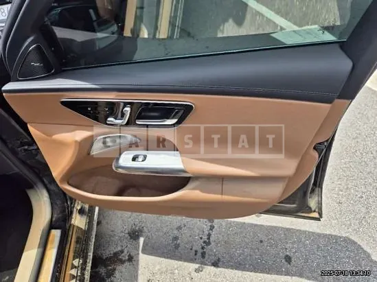 Photo 2 of 25: 2024 Mercedes-Benz E 300 4Matic — Korean insurance auction