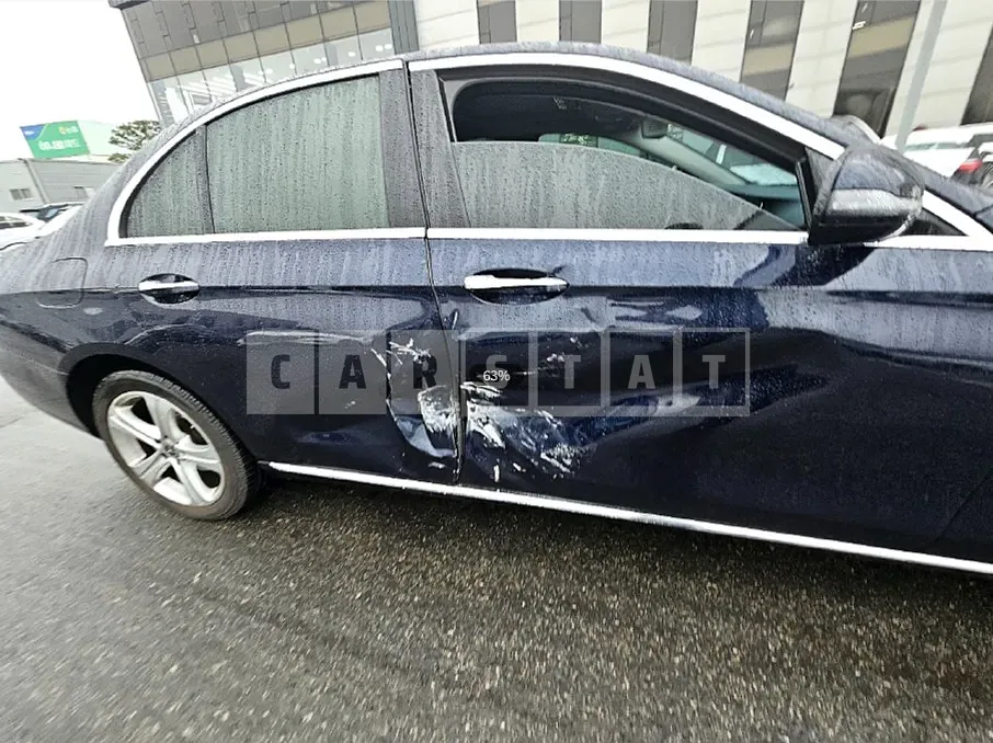 Photo 2 of 13: 2018 Mercedes-Benz E220 d 4Matic — Korean insurance auction
