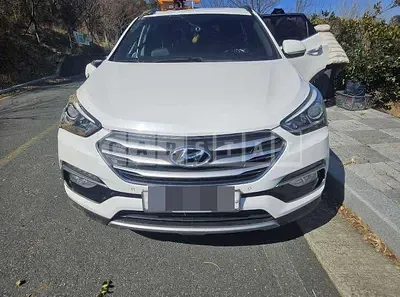 Photo 1 of 28: 2015 Hyundai Santa Fe DM — Korean insurance auction