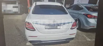 Photo 1 of 10: 2019 Mercedes-Benz E300, VIN WDDZF4JB0KA593505 — Korean insurance auction