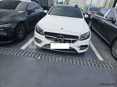 Photo 1 of 19: 2019 Mercedes-Benz E350 4Matic — Korean insurance auction