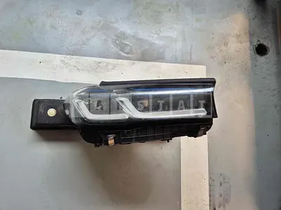 2022 Light BMW 530e headlight