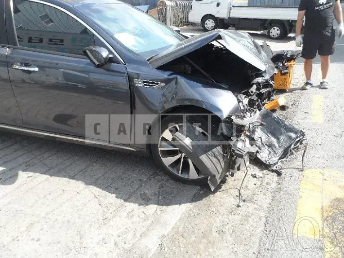 Photo 2 of 8: 2018 Kia K5, VIN KNAGS411BJA225878 — Korean insurance auction