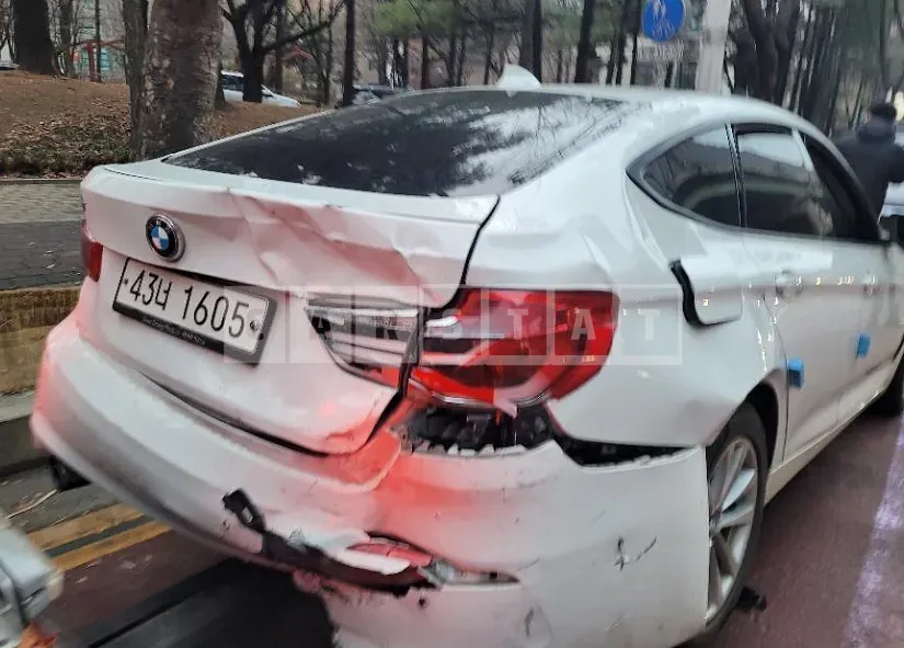 Photo 2 of 6: 2018 BMW 320d GranTurismo, VIN WBA8T3108JG803316 — Korean insurance auction
