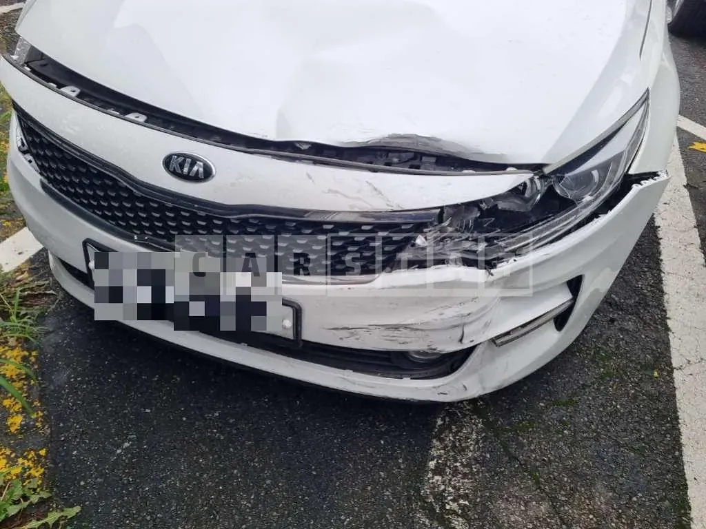 Photo 2 of 8: 2018 Kia K5 2.0 — Korean insurance auction