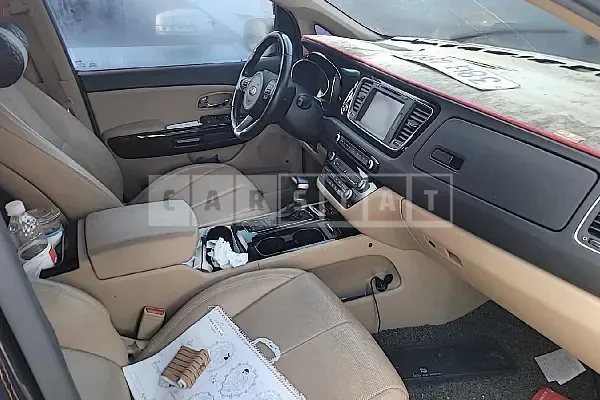 Photo 2 of 4: 2017 Kia Carnival Limousine, VIN KNAME811BHS259024 — Korean insurance auction