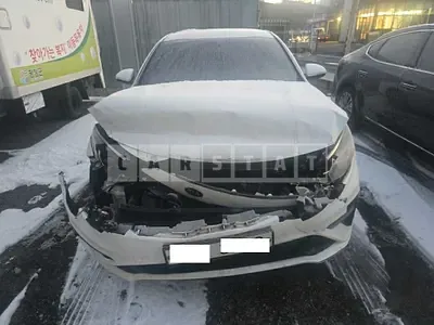 Photo 1 of 11: 2019 Kia K5 — Korean insurance auction