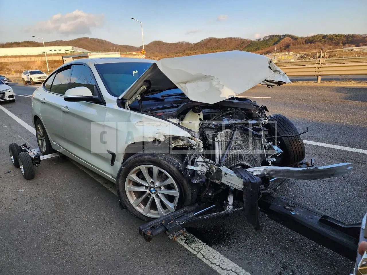 Photo 2 of 9: 2018 BMW 320d GT, VIN WBA8T3108JGA84457 — Korean insurance auction