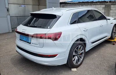 Photo 1 of 48: 2021 Audi e-tron 55 quattro, VIN WAUZZZGE8MB041714 — Korean insurance auction