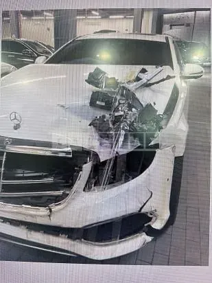 Photo 2 of 10: 2019 Mercedes-Benz E300 4Matic, VIN WDDZF4KBXKA528210 — Korean insurance auction