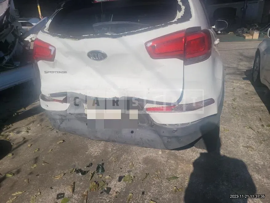 Photo 2 of 25: 2015 Kia Sportage R — Korean insurance auction
