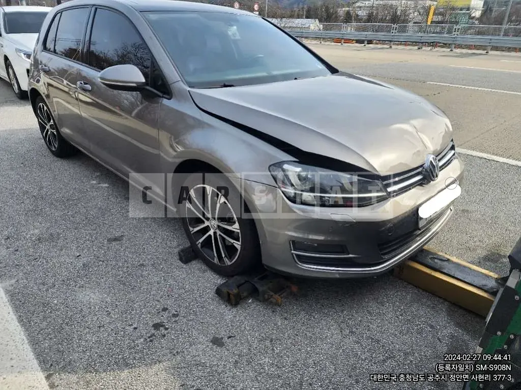 Photo 2 of 5: 2015 Volkswagen Golf 1.4 TSI, VIN WVWZZZAUZFW020308 — Korean insurance auction