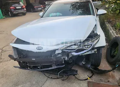 Photo 1 of 8: 2019 Kia K5 — Korean insurance auction
