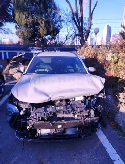 Photo 1 of 28: 2023 Hyundai Kona, VIN KMHHE813BPU010081 — Korean insurance auction