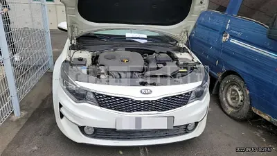 Photo 1 of 12: 2016 Kia K5, VIN KNAGX411BGA094874 — Korean insurance auction