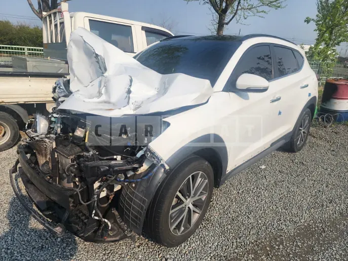 Photo 2 of 7: 2016 Hyundai Tucson TL 1.7, VIN KMHJ3815GHU254008 — Korean insurance auction