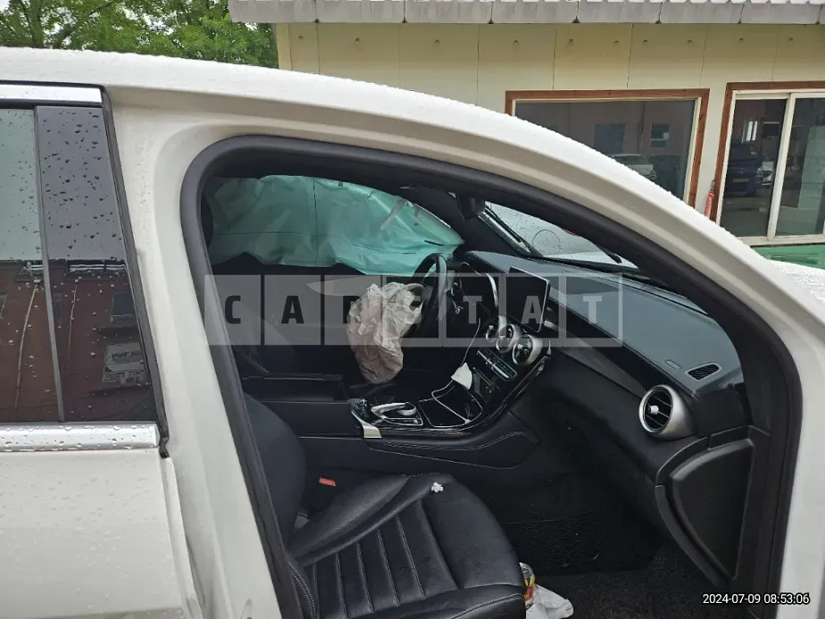 Photo 2 of 21: 2017 Mercedes-Benz GLC220 d 4Matic Coupe — Korean insurance auction