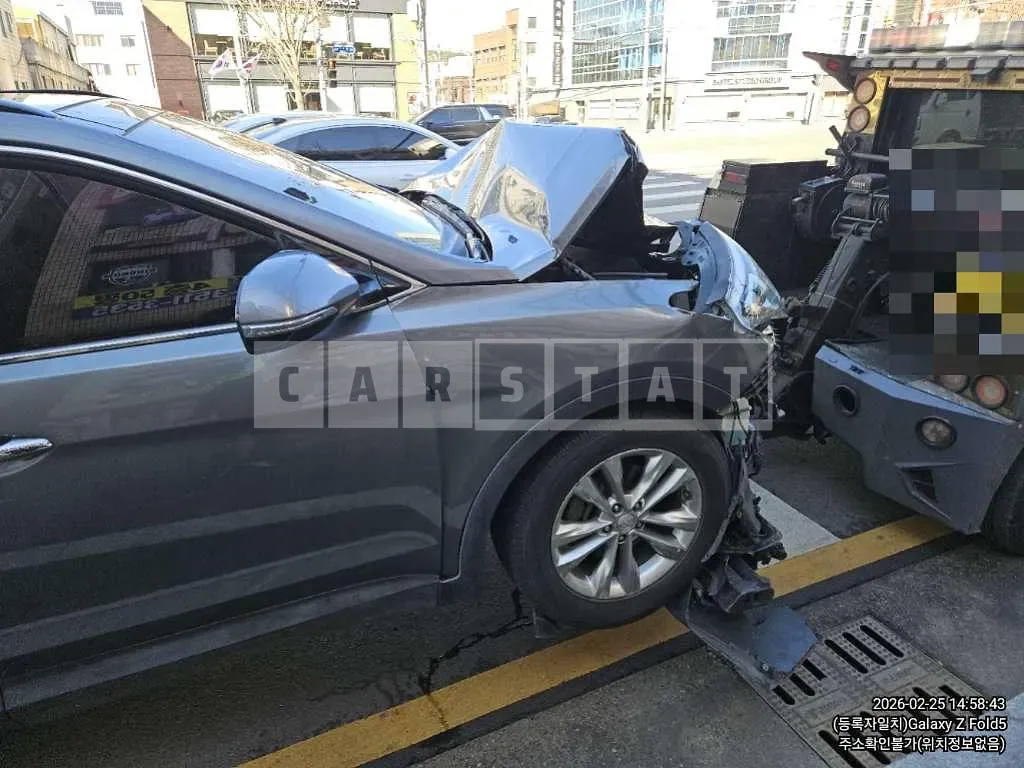 Photo 2 of 15: 2018 Hyundai Santa Fe DM — Korean insurance auction