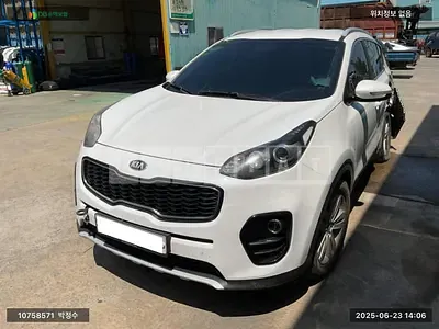 Photo 1 of 13: 2017 Kia Sportage, VIN KNAPM813BJK332623 — Korean insurance auction