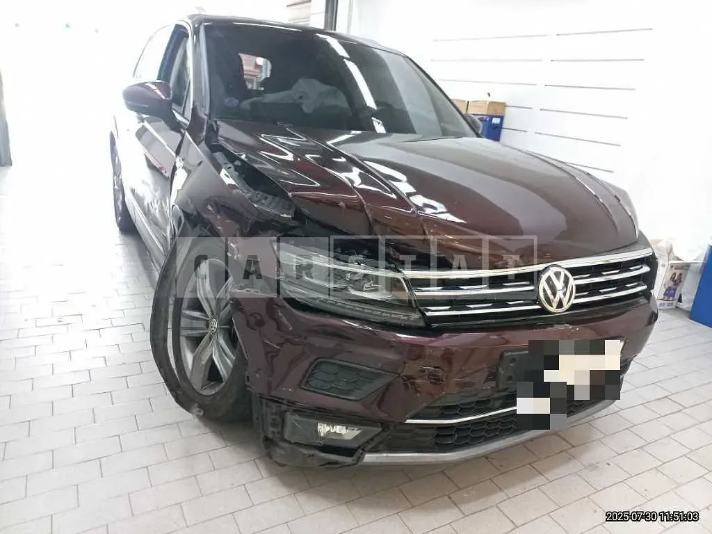 Photo 2 of 18: 2018 Volkswagen Tiguan 2.0 TDI 4MOTION — Korean insurance auction