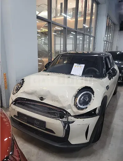 Photo 1 of 33: 2022 MINI Cooper, VIN WMW41DH0XN2P74338 — Korean insurance auction