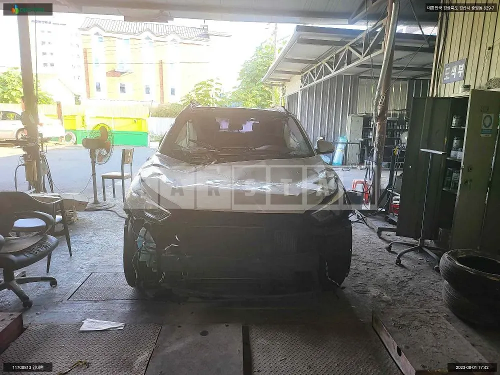 Photo 2 of 13: 2016 Hyundai Tucson, VIN KMHJ3815GHU339538 — Korean insurance auction