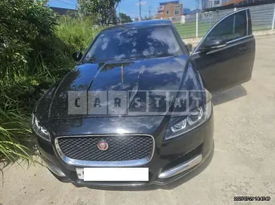Photo 1 of 19: 2017 Jaguar XF 20d — Korean insurance auction