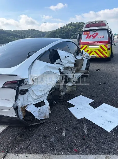 Photo 2 of 6: 2023 Tesla Model Y Performance — Korean insurance auction